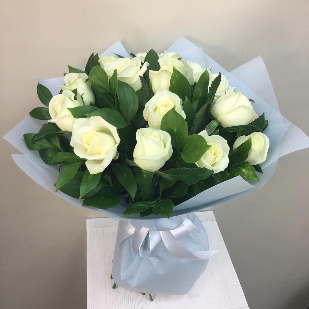 Букет 15 Белых роз Проуд в Каменке Ивановской области