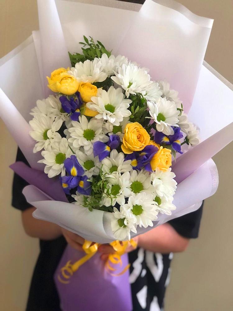 Букет цветов из: Ирисы, Хризантемы и Розы в Каменке Ивановской области