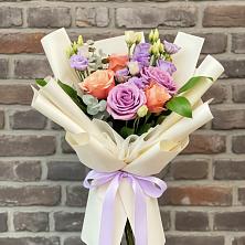 Букет цветов из:  Лизиантусы и Розы в Каменке Ивановской области